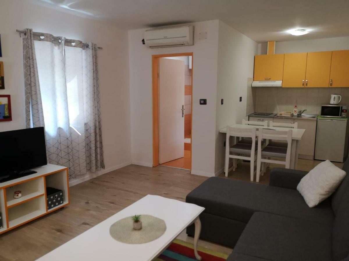 Apartment Asja Old City Center Pula Exterior photo